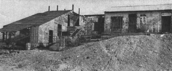 abandoned adobe structures and ruins of the gold mining camp of La Paz, Arizona. photo: digital-desert.com